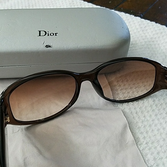 Sunglasses - Picture 7 of 8